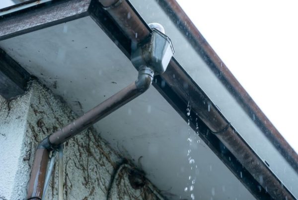 leaking gutter